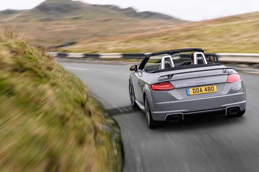  Audi TT RS Roadster (8S) 2016 года  (UK) (фото 19 из 40)
